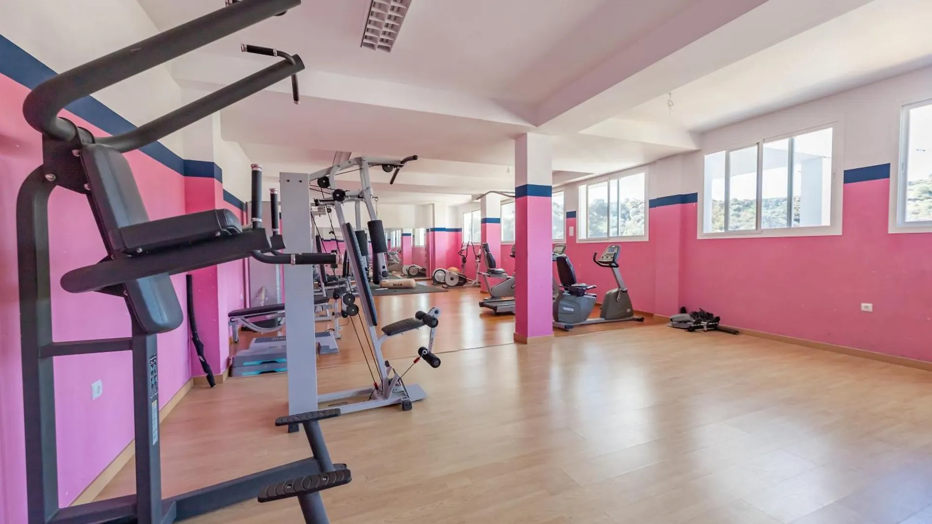 Ground Floor Met Jacuzzi Apartment Estepona