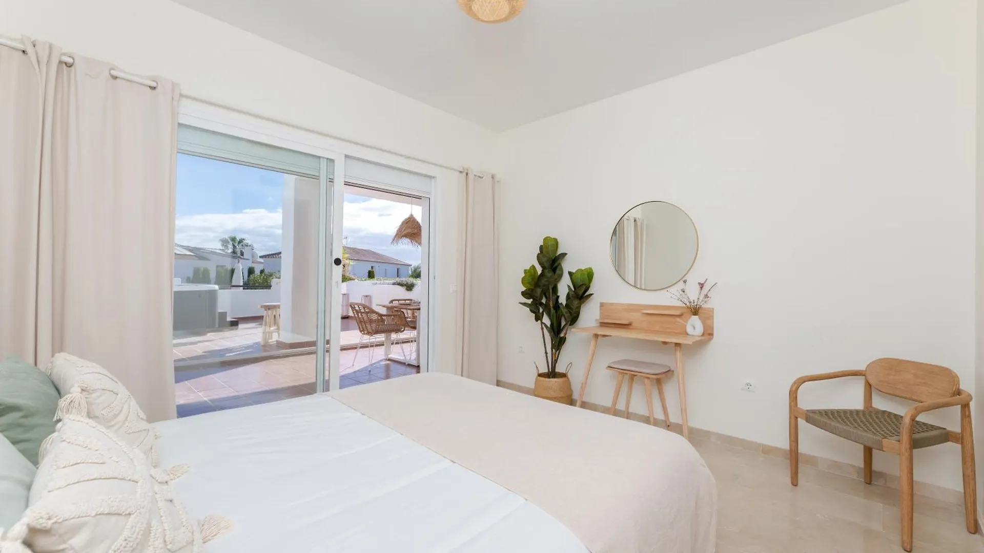 Ground Floor Met Jacuzzi Apartment Estepona