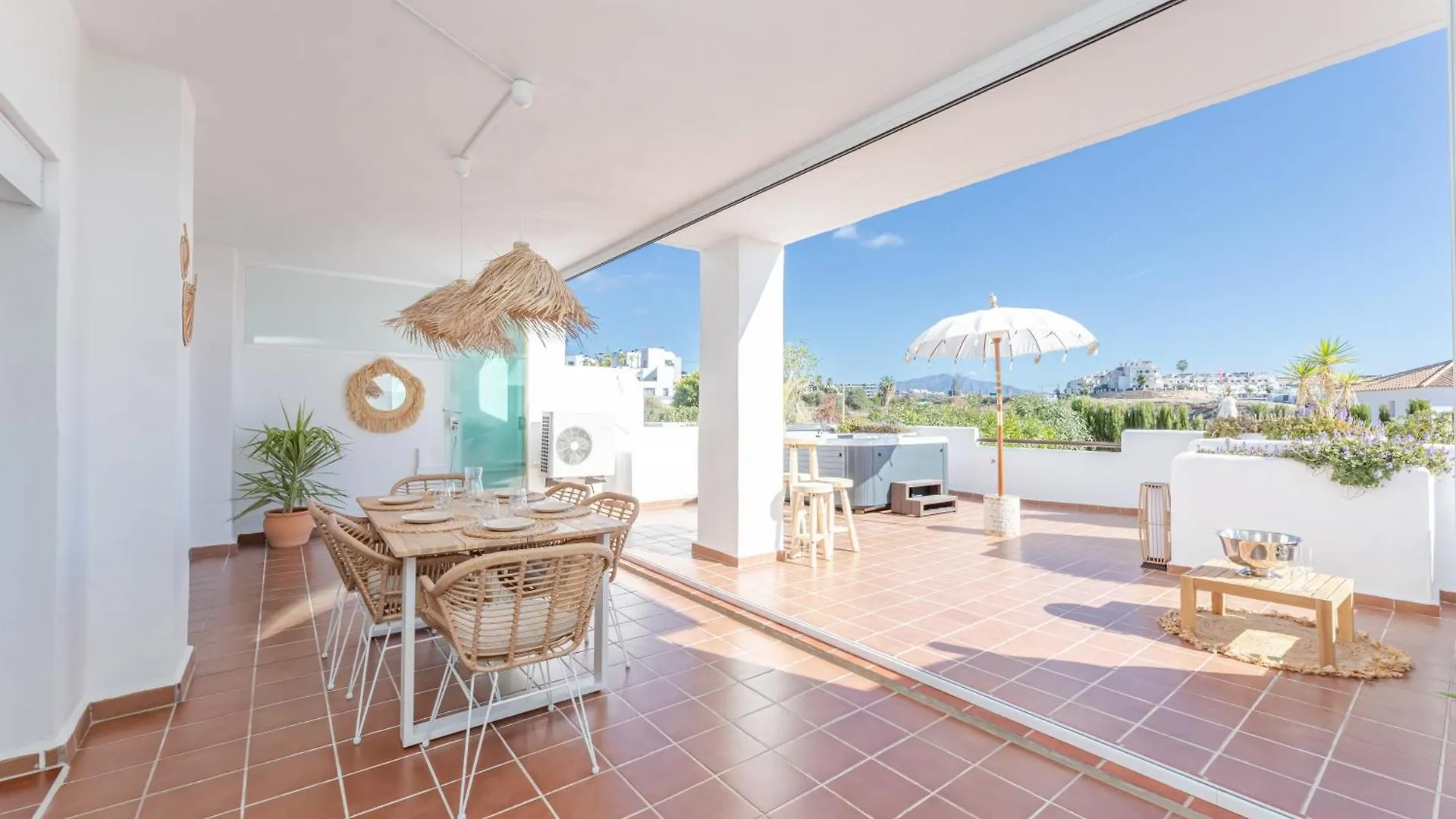 Ground Floor Met Jacuzzi Apartment Estepona